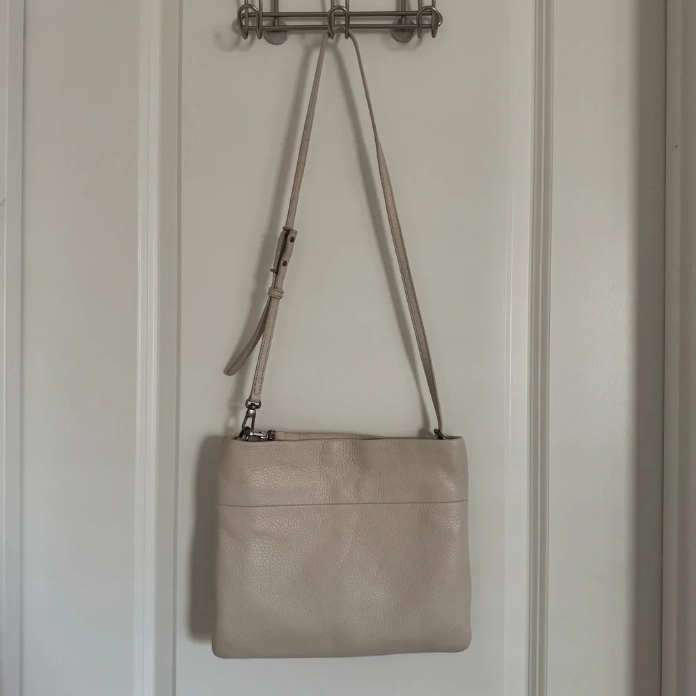The Sak 100% Leather Cream Shoulder Bag - Picture 2 of 16